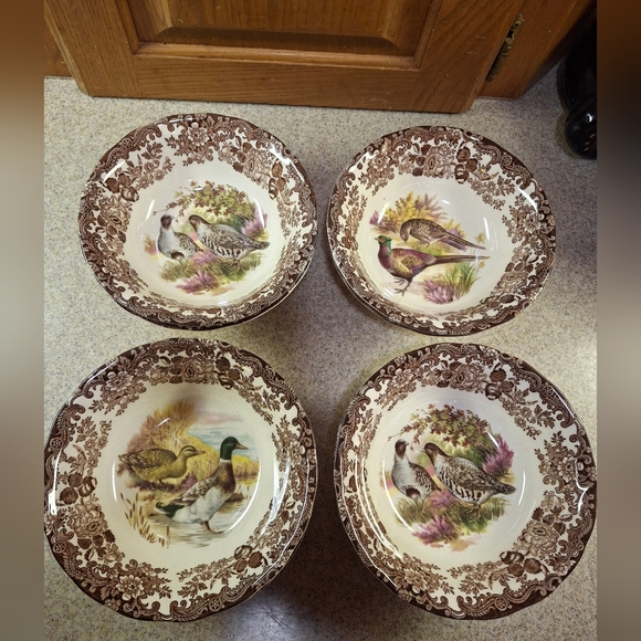 Royal Worcester Palissy Coupe Cereal Bowls Games Series Birds Set Of 8 - Picture 1 of 8